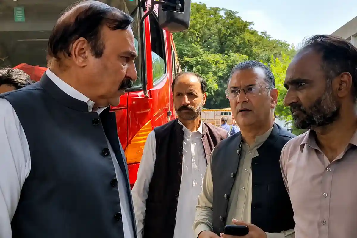 پمز اسپتال میں آگ پھیلنے کی وجہ آکسیجن سپلائی بنی، طارق فضل چوہدری