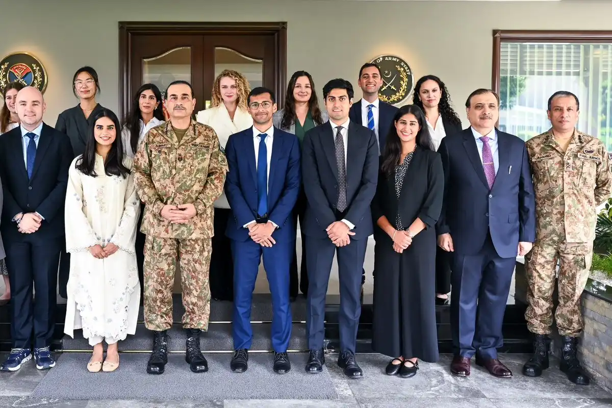 پروپیگنڈے کے دور میں حقائق پر مبنی تجزیہ ضروری ہے، فیلڈ مارشل کی ہارورڈ کے طلبہ سے گفتگو