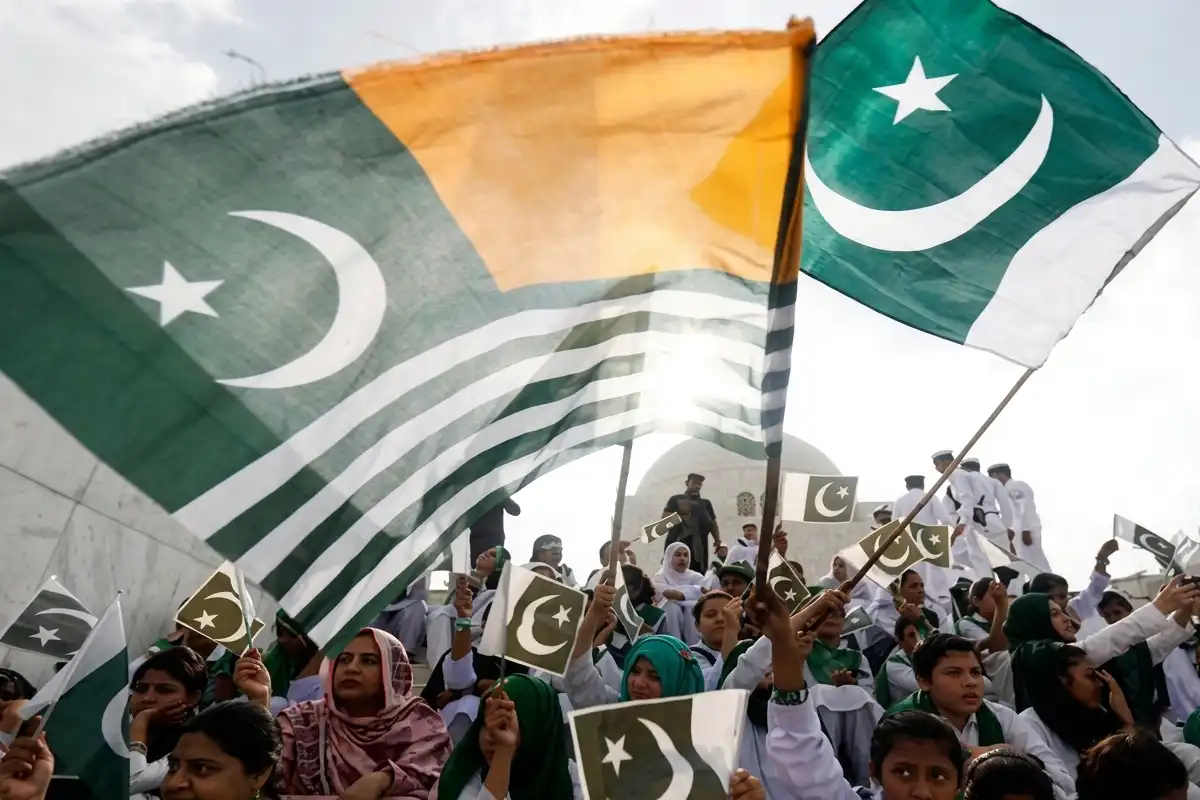 پاکستان میں آج یومِ استحصالِ کشمیر بھرپور یکجہتی کے ساتھ منایا جارہا ہے