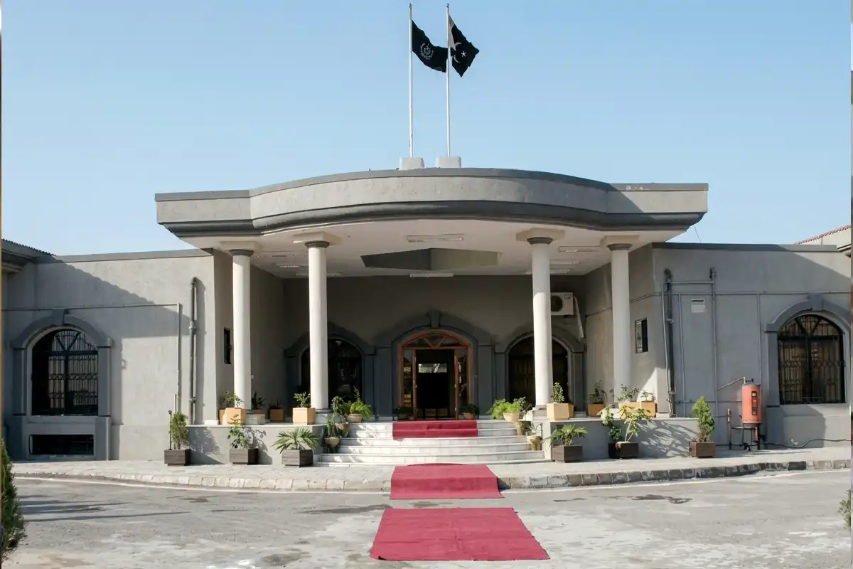 بانی پی ٹی آئی کی طرح ہمیں بھی نجی اسپتال سے علاج کی سہولت دی جائے، اڈیالہ جیل کے 3 قیدیوں نے درخواست دائر کردی