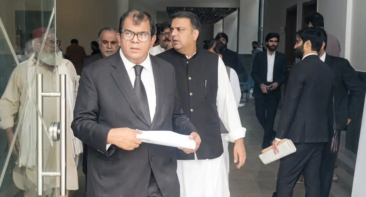 نیشنل ڈائیلاگ کمیٹی کی بانی پی ٹی آئی اور بشریٰ بی بی سے ملاقات کے لیے عدالت میں درخواست دائر