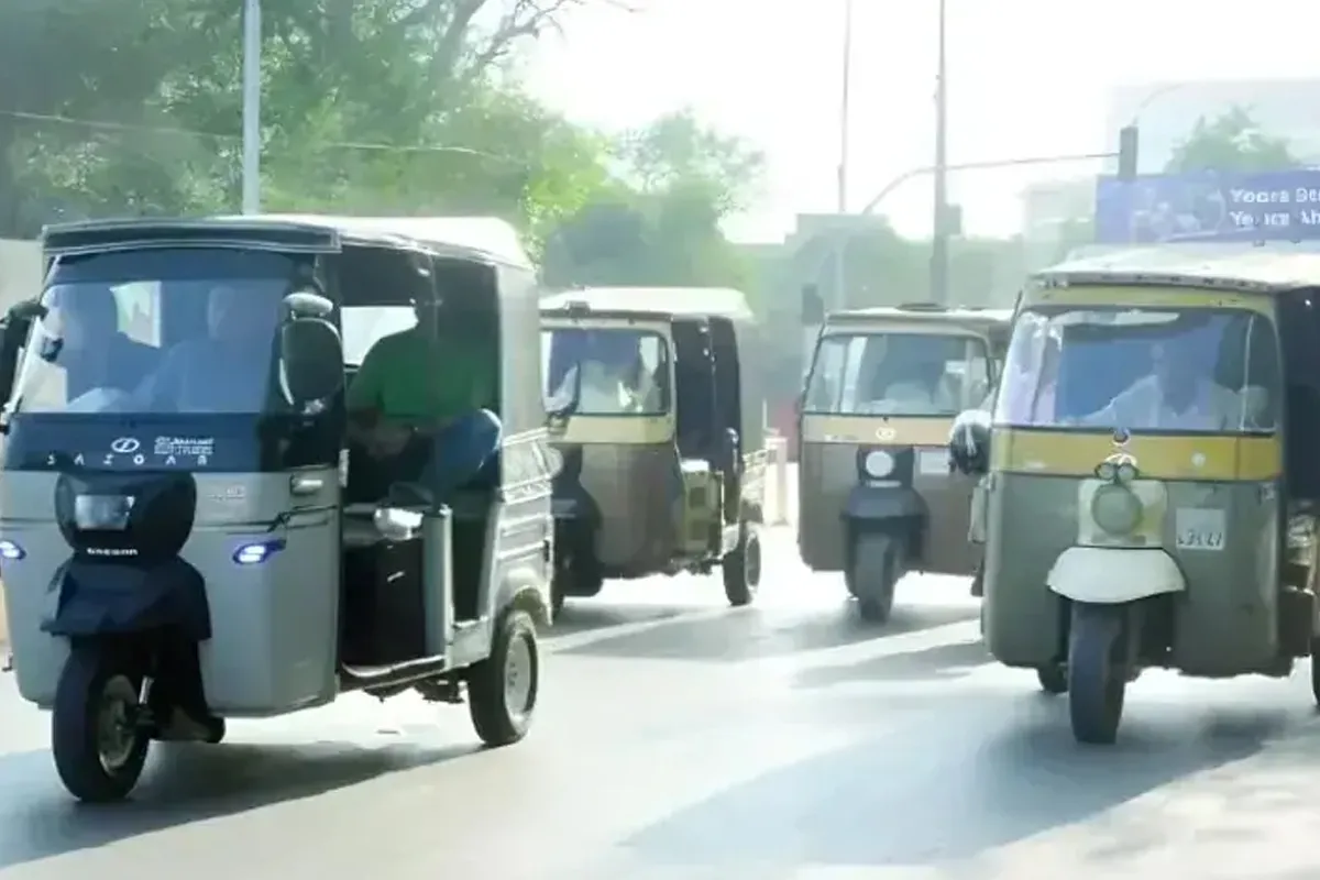 کراچی میں رکشہ کرایوں کے نظام میں بڑی تبدیلی کا فیصلہ کرلیا گیا