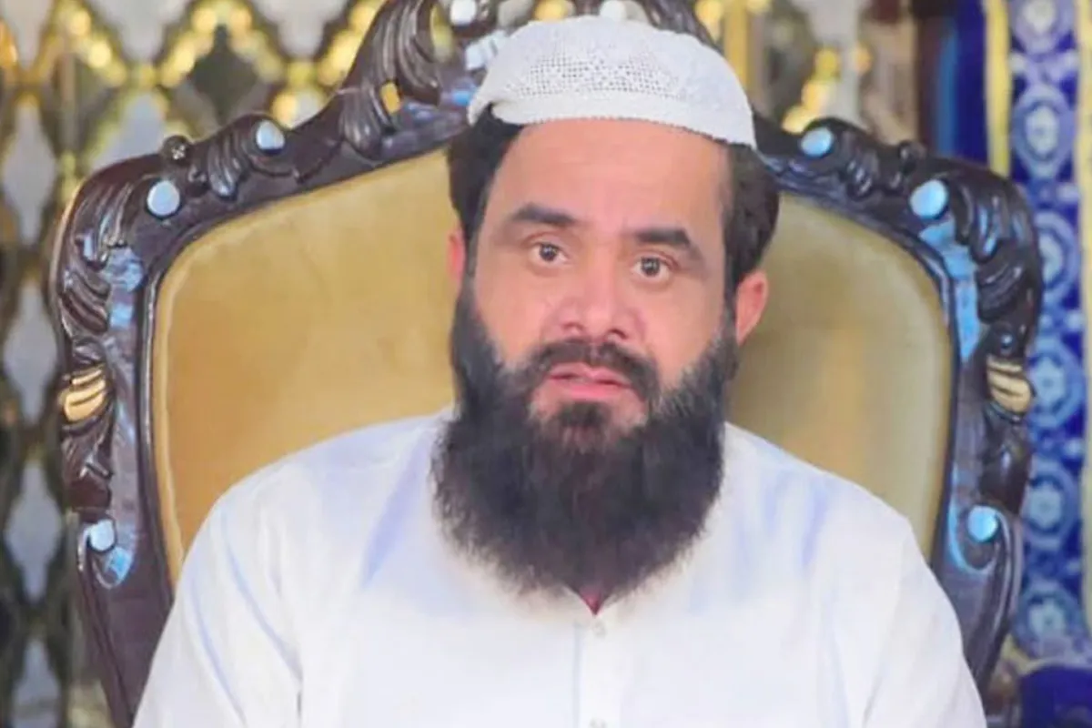 گجرات میں معروف عالم دین مولانا طلحہ رضوی فائرنگ سے شہید