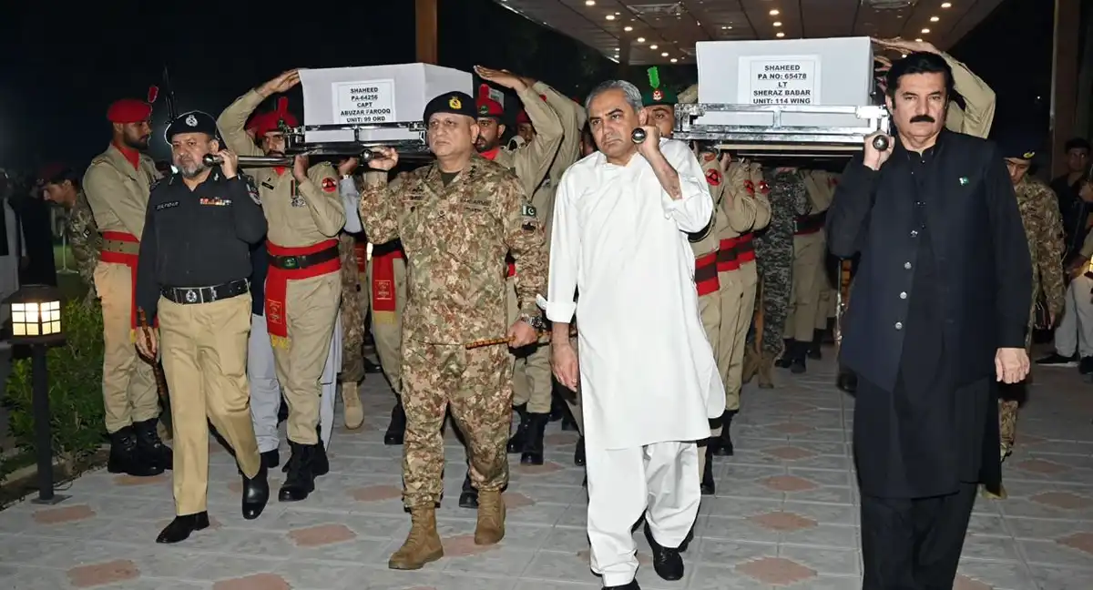 ہنگو میں خوارج کے ساتھ مقابلے میں شہید ہونے والے پاک فوج کے چھ جوانوں کی نمازِ جنازہ ادا کر دی گئی