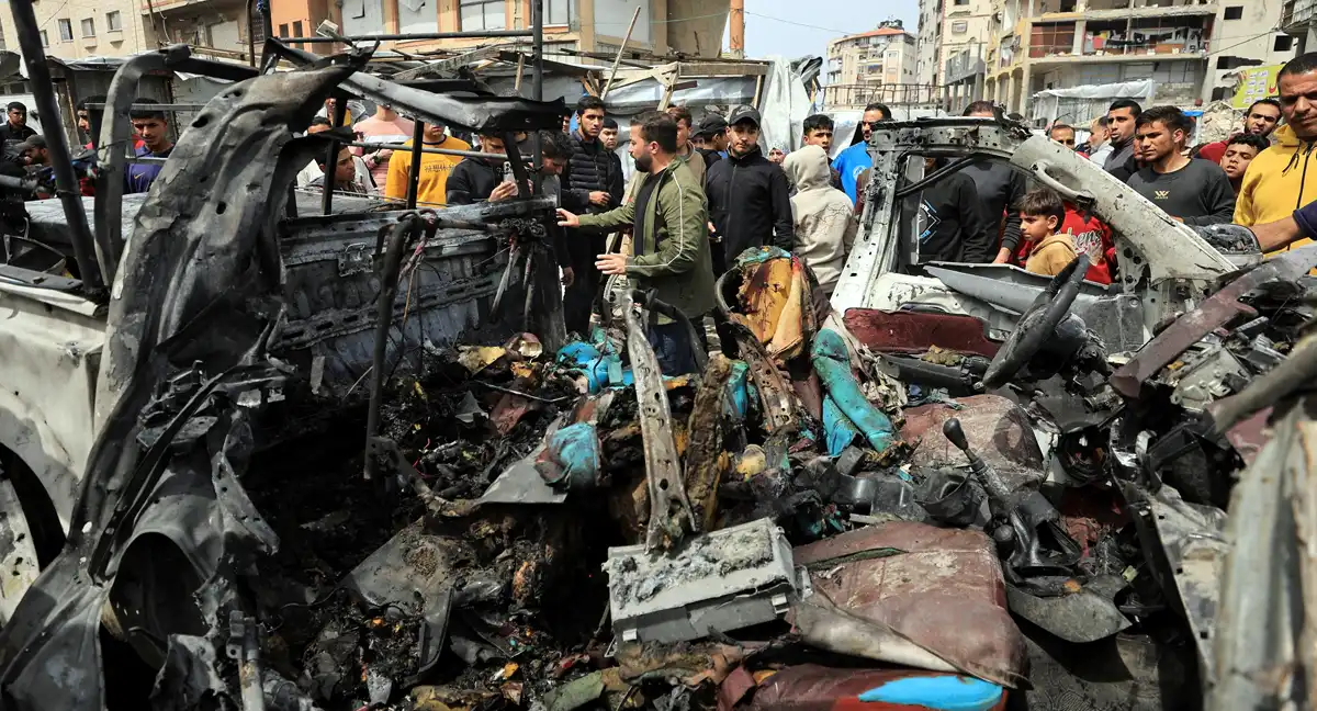غزہ میں اسرائیلی فوج کی فضائی کارروائی، گاڑی کو بم سے اڑا دیا، دو فلسطینی شہید