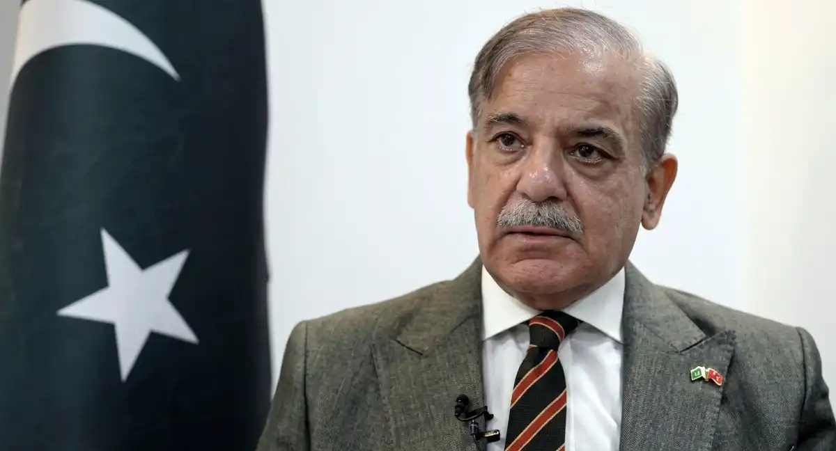 بھارتی حمایت یافتہ فتنہ الخوارج کے خاتمے تک کارروائیاں جاری رہیں گی، وزیراعظم