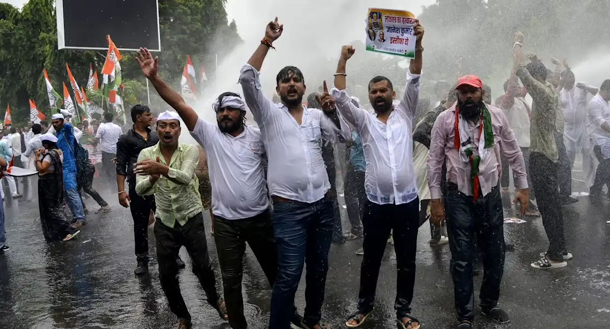 بھارتی انتخابی نظام میں دھاندلی کے خلاف شدید احتجاج، چیف الیکشن کمشنر کے استعفے کا مطالبہ