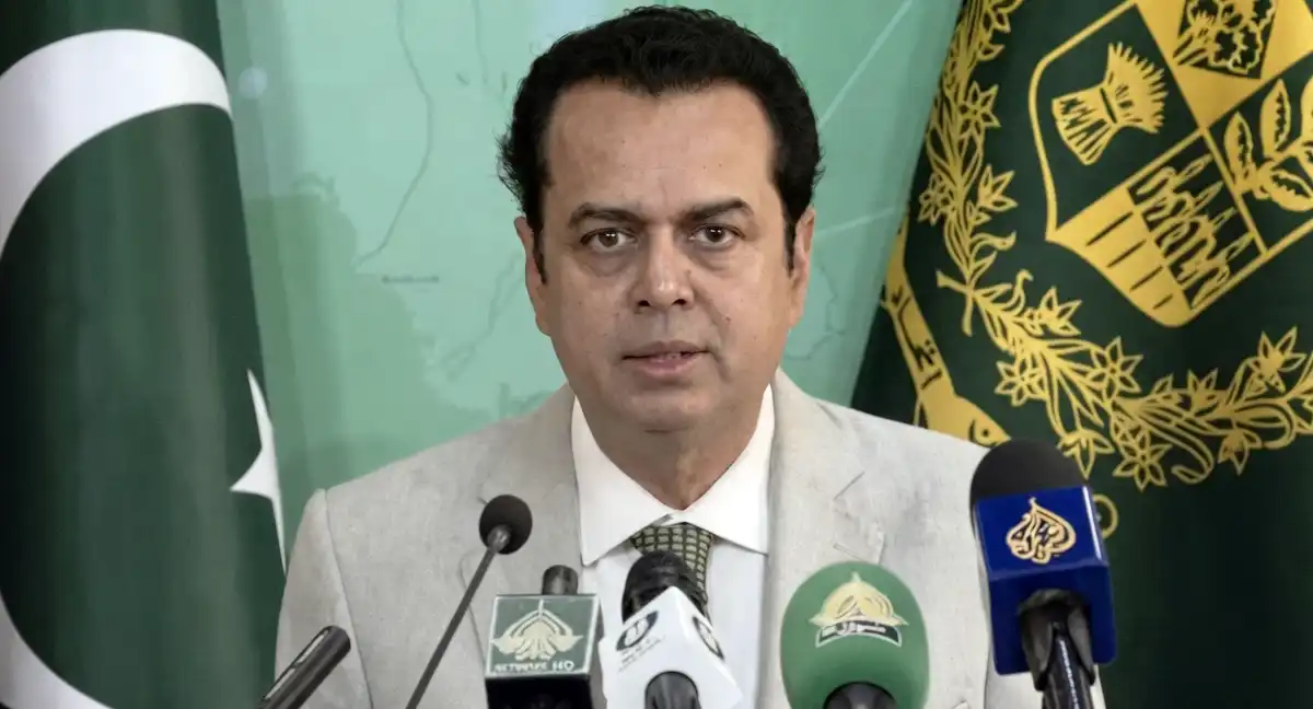 خیبرپختونخوا پولیس کا کمانڈ اسٹرکچر تباہ کرنے کی اجازت نہیں دیں گے: طلال چوہدری