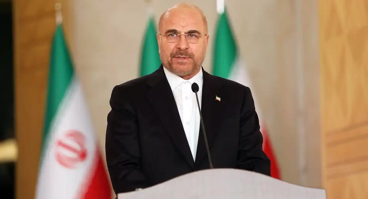 ایران کے حقوق تسلیم کیے بغیر امریکی معیشت بحران سے نہیں نکل سکتی: ایرانی اسپیکر کا امریکی وزیر خزانہ کو جواب