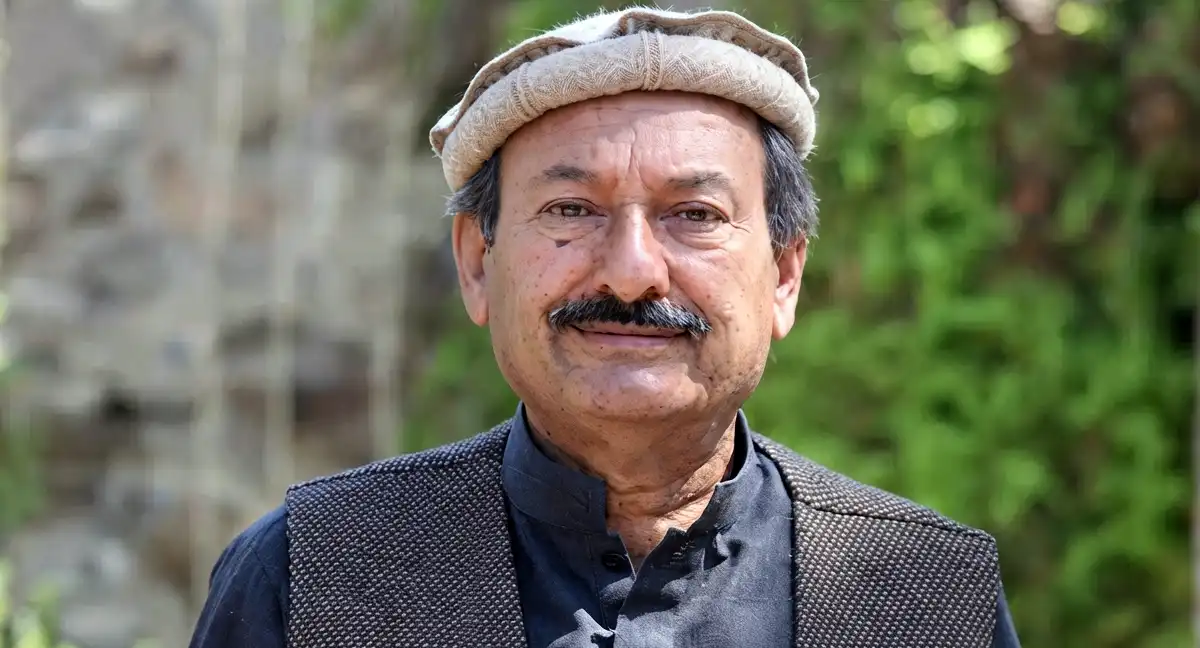 پہلی بار دیکھا کہ کوئی وزیراعلیٰ اپنی ذمہ داری ادا کرنے کے بجائے تحریک چلا رہا ہے، سینیٹر زاہد خان