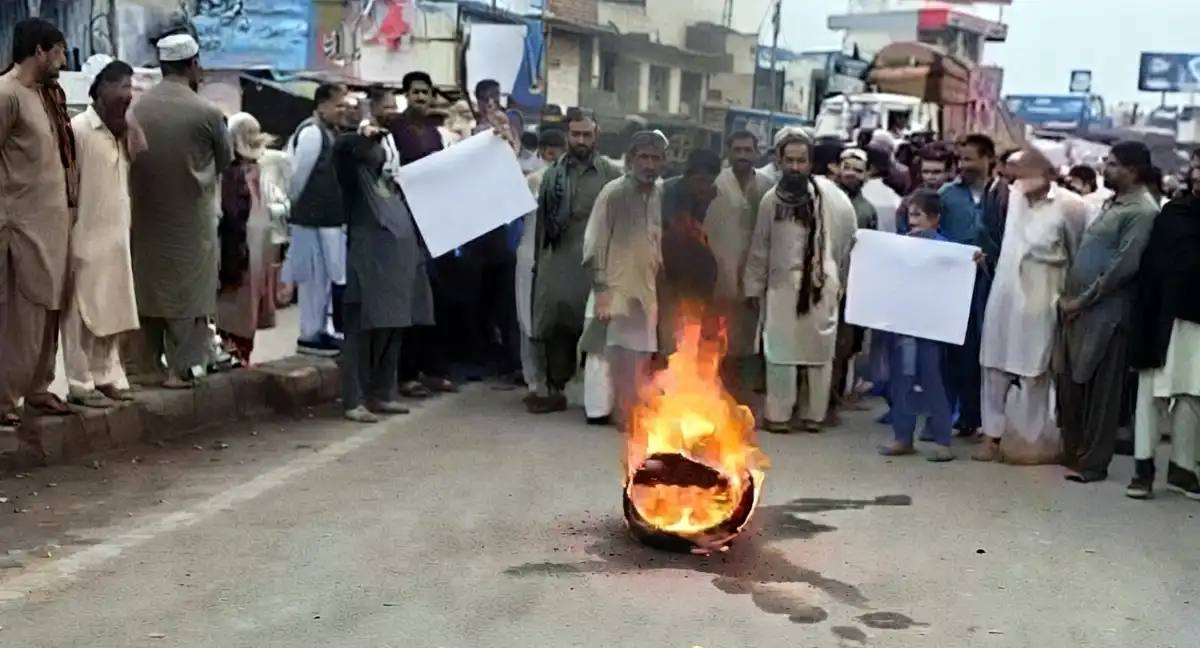 خیبر پختونخوا میں مہنگائی اور بدامنی کی خلاف شدید احتجاجی مظاہرے