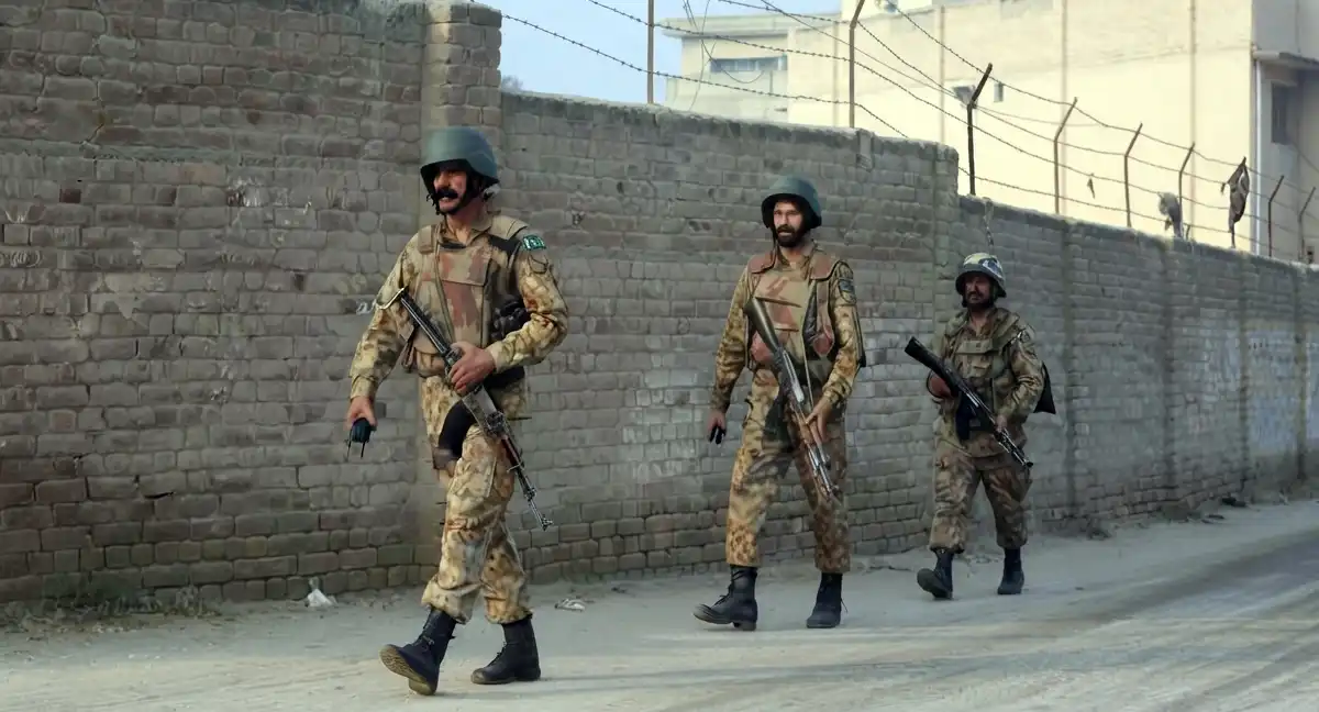 ڈیرہ اسماعیل خان میں سیکیورٹی فورسز کا آپریشن، 3 اہم سرغنہ سمیت 8 دہشت گرد جہنم واصل
