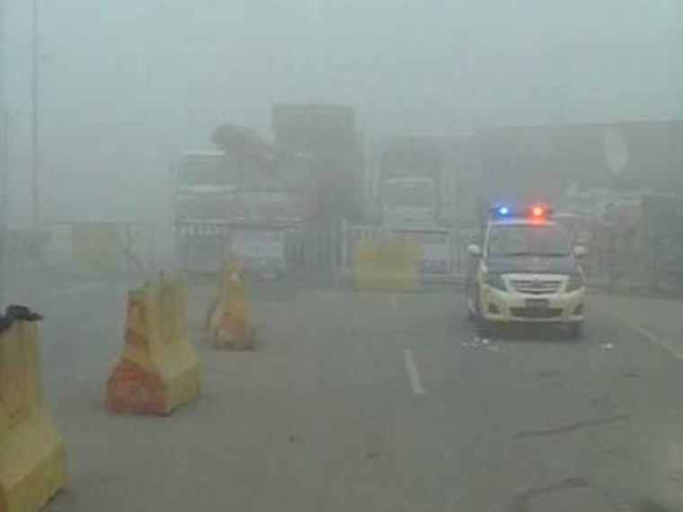 Dense fog amid cold dry weather envelope many areas in Pakistan