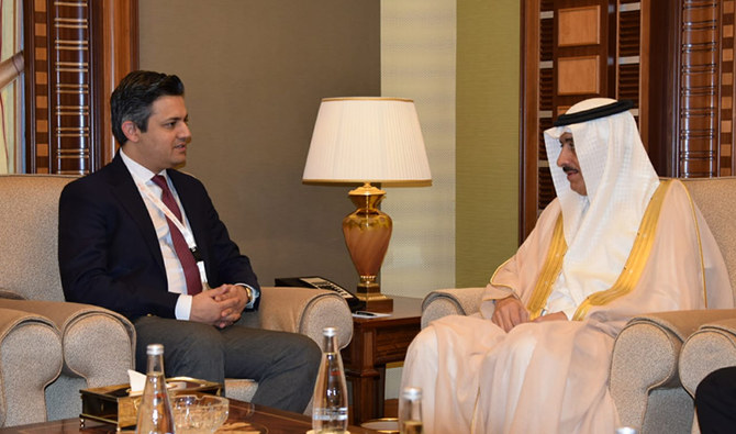 Pakistan Minister meets Islamic Development Bank president in Jeddah