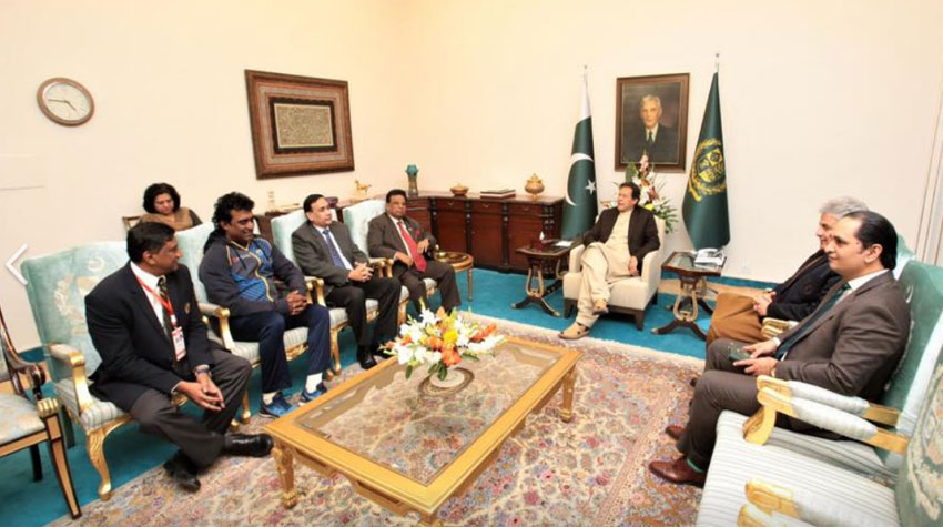 Sri Lankan cricket team officials meet Prime Minister Imran Khan