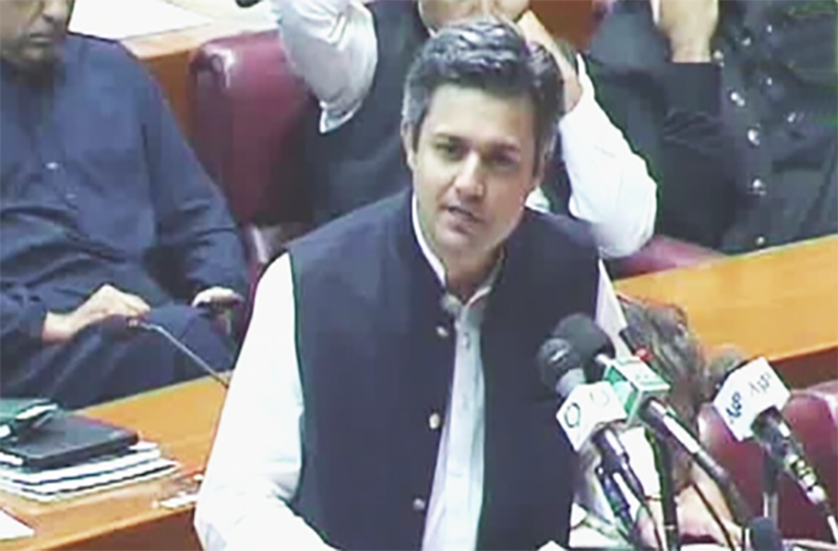 Minister tells Senate that govt seeks to reduce fiscal deficit to 4pc