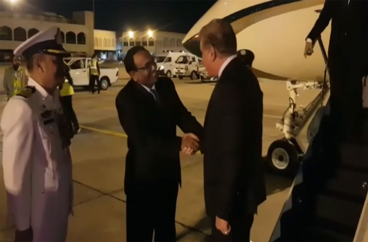 Pakistan FM in Muscat for condolences over Sultan Qaboos death