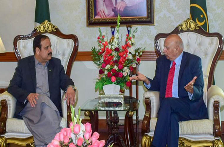 Chief Minister Buzdar meets Governor Punjab to discuss talks with PMLQ