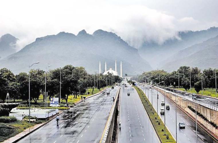Intermittent rain in Islamabad and Pindi makes weather pleasant
