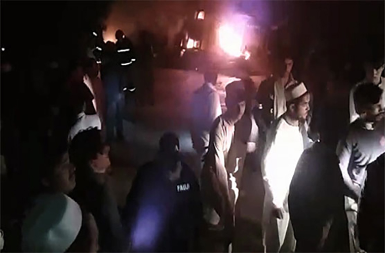 Oil tanker fire kills 2 while others accidents kill 10 in Pakistan