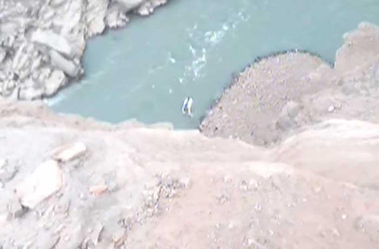 21 people killed when their van plunged into Indus River in Rondu