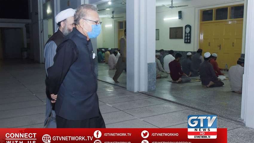 President Alvi visits mosques to see arrangements during Ramazan