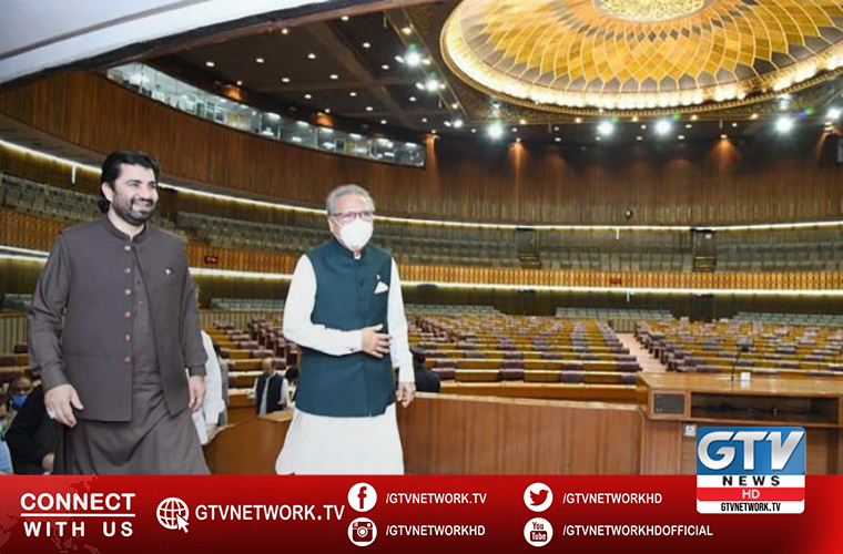 President Alvi visits National Assembly to review arrangements for Monday session