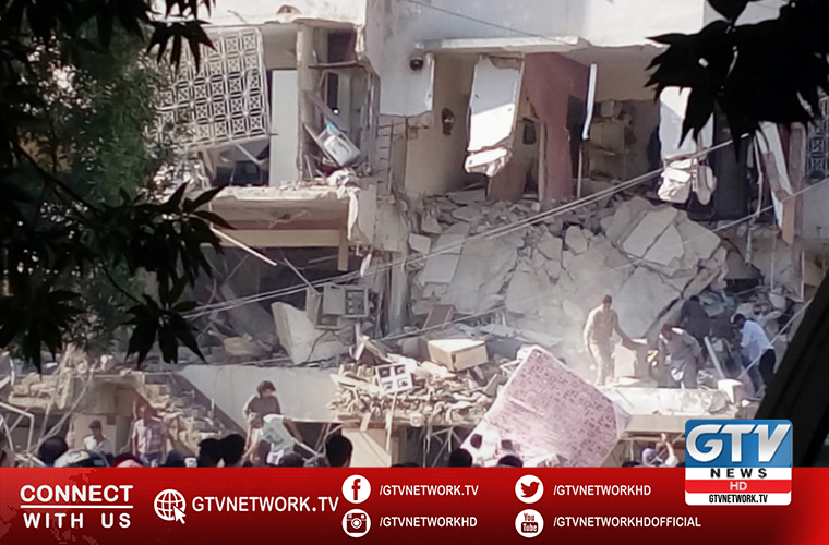 Huge blast destroy part of building at Maskan Chowrangi in Karachi