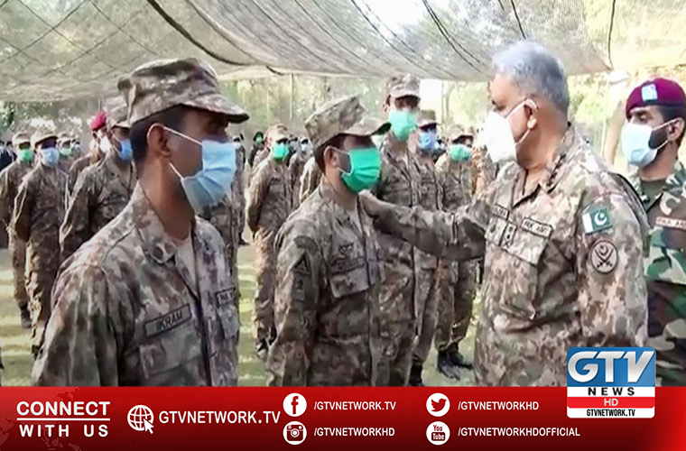 Army Chief visits forward areas at Chamb Sector along the LOC
