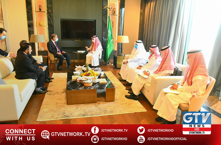 Foreign Minister apprises Saudi FM of the latest grave situation in IOJK