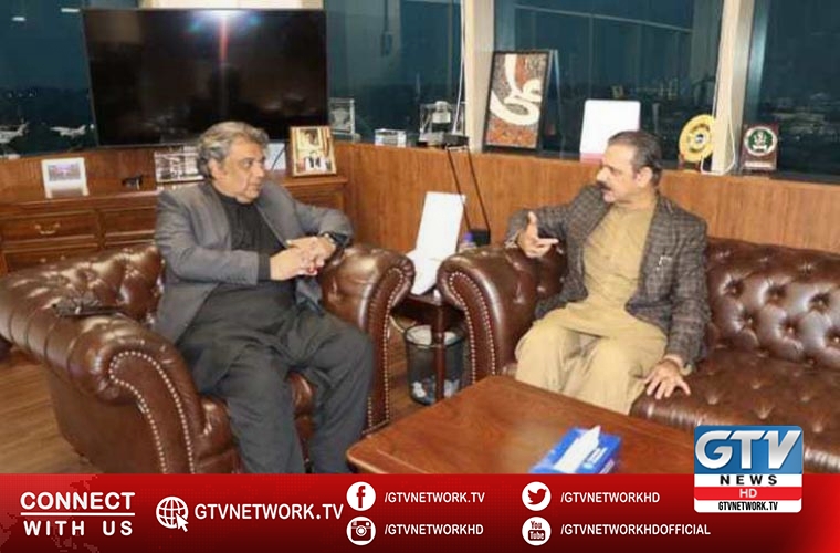 CPEC authority chairman meets Minister to discuss progress of projects