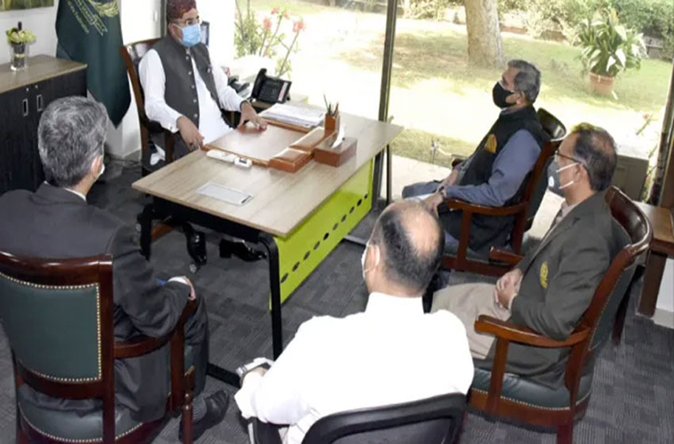 NADRA chairman Khalid Latif calls on chairman Senate Sadiq Sanjrani