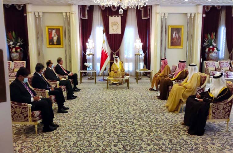 Foreign Minister of Pakistan calls on Bahrain King Hamad Bin Isa Al Khalifa