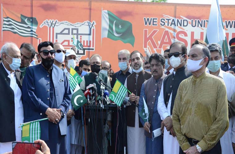 President of Pakistan leads pro Kashmir rally in Islamabad