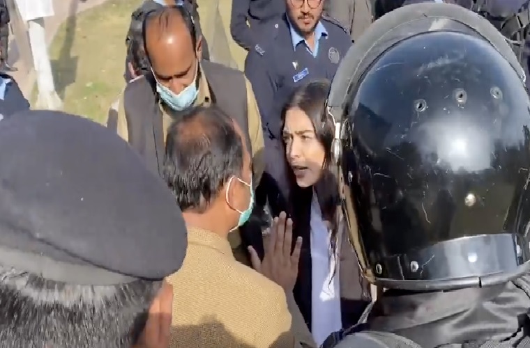 Islamabad High Court stops police from arresting Imaan Zainab Mazari