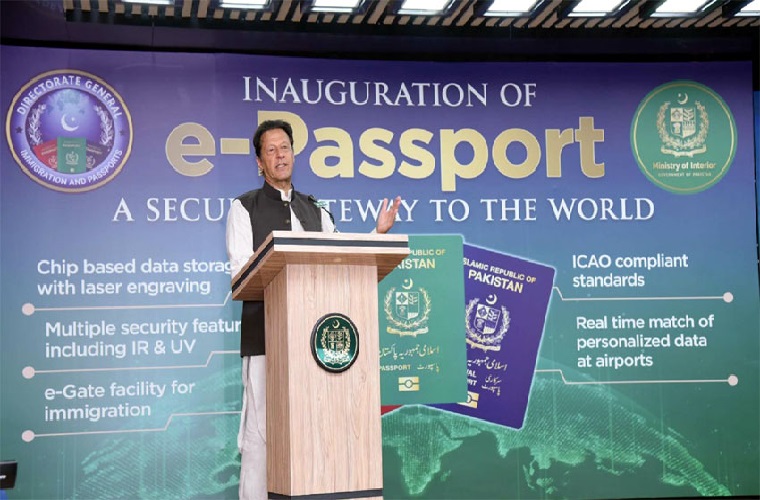 PM Khan announces to share document carries threats to Govt with allied parties, top journalists