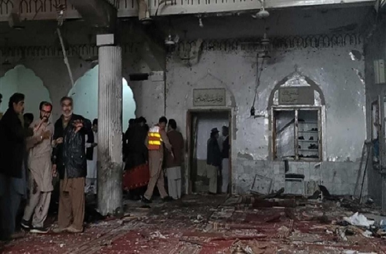 Peshawar; 30 worshipers shaheed, 50 injured in suicide attack during Friday prayers
