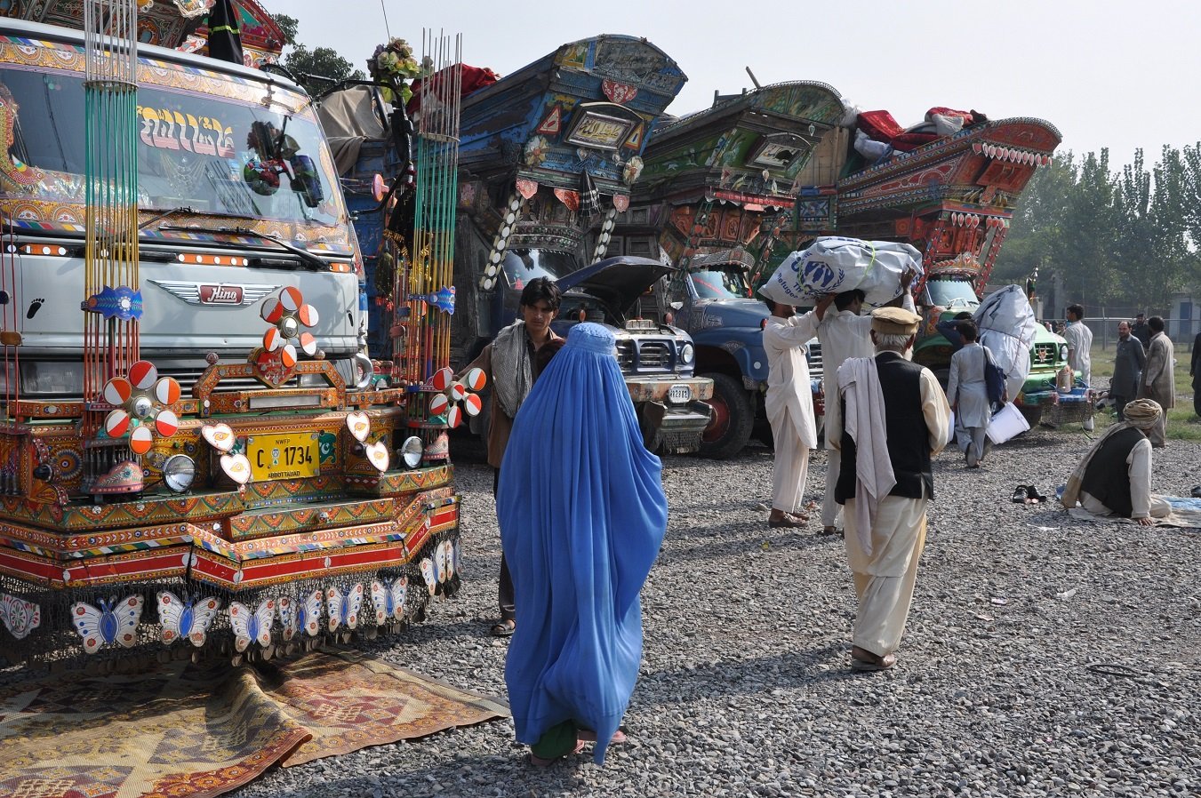 Pakistan opens three new border crossing points for Afghans’ repatriations
