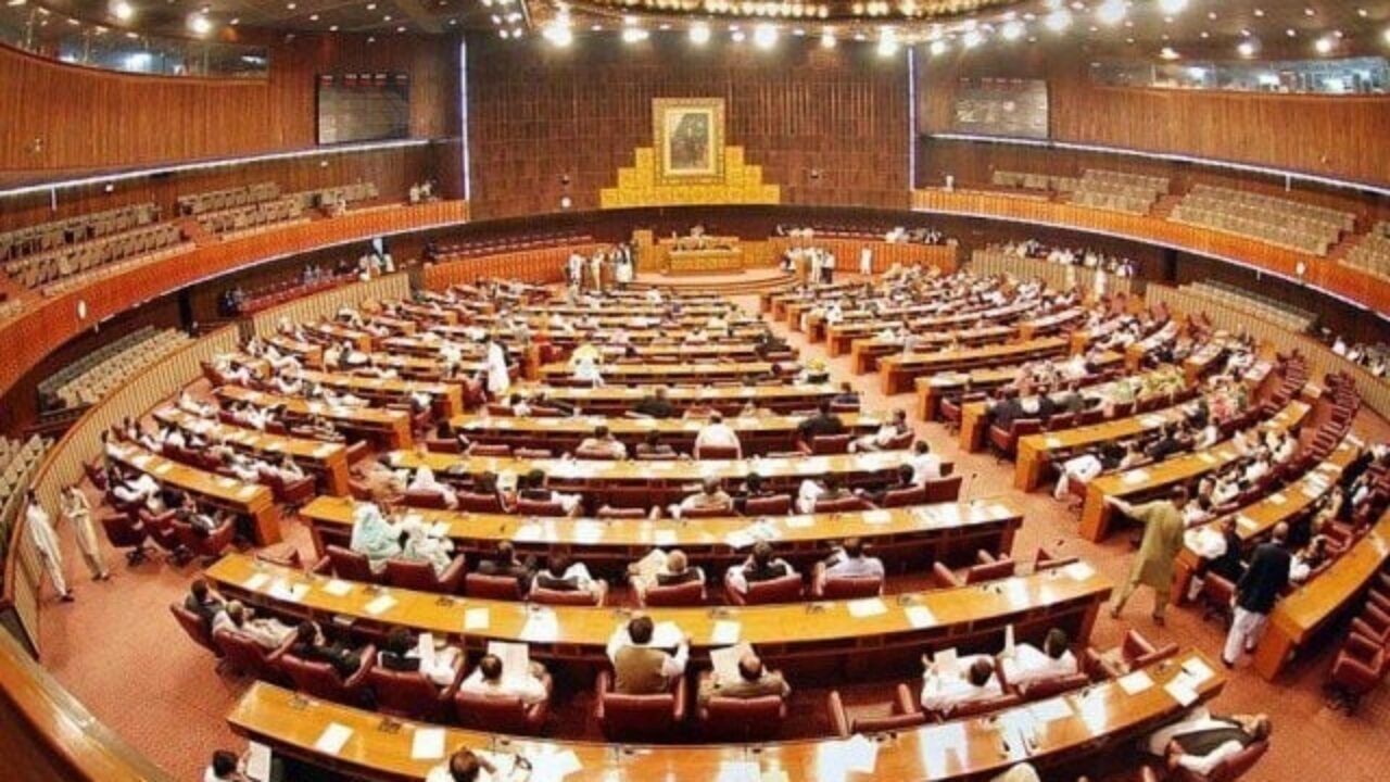 Senators continue protest against Nov 13 resolution of military courts