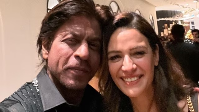 Mona singh Leaked pictures from Shah Rukh Khan’s birthday party
