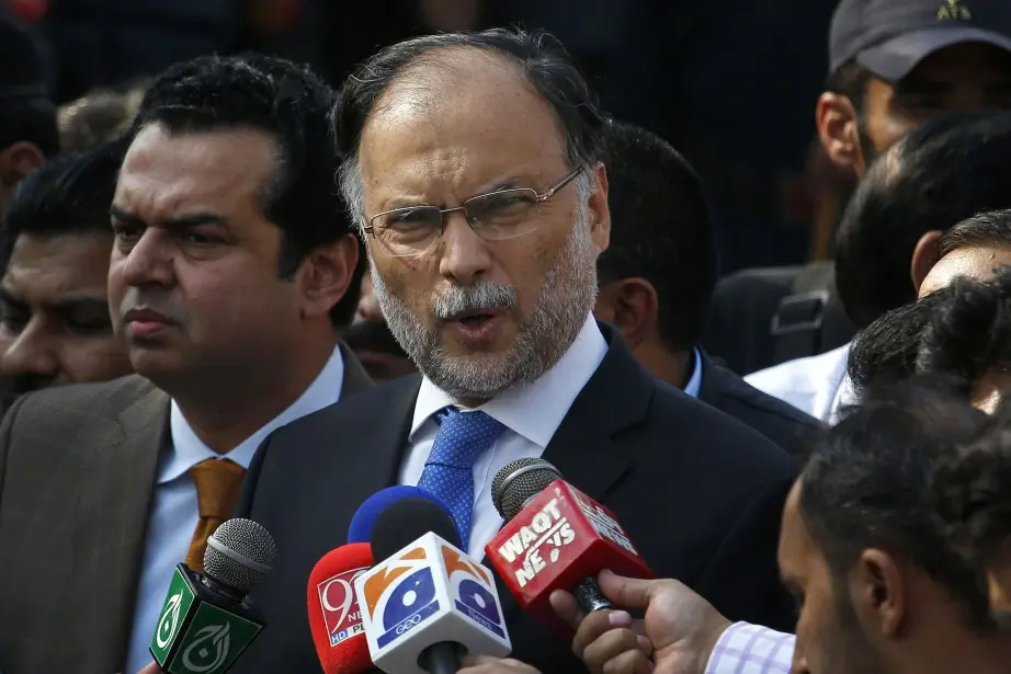 18th amendment : PML N stressed on devolution of power,PPP calls it a threat