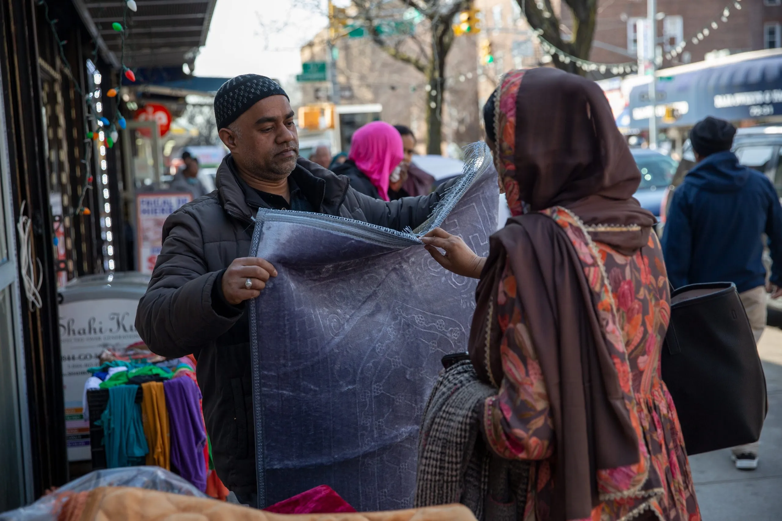 NY Police raid vendors selling Islamic goods