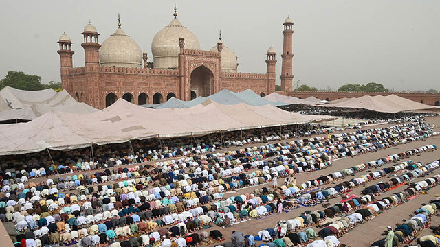 Pakistan celebrates Eid-ul-Fitr showing solidarity with Palestine