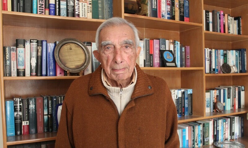 Former civil servant Roedad Khan passes away