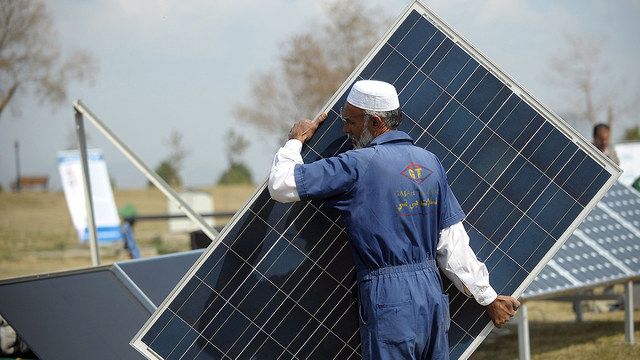 Sindh to provide free solar panels to 500,000 houses