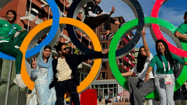 Paris Olympics: Malala Yousafzai meets Pakistani athletes