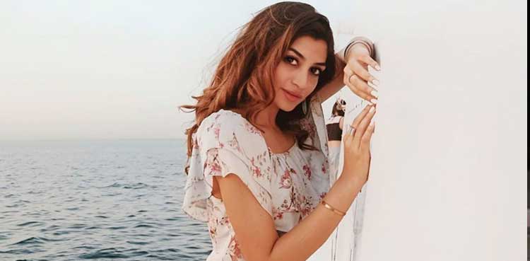 Zoya Nasir gets angry on age shamming remarks, video goes viral