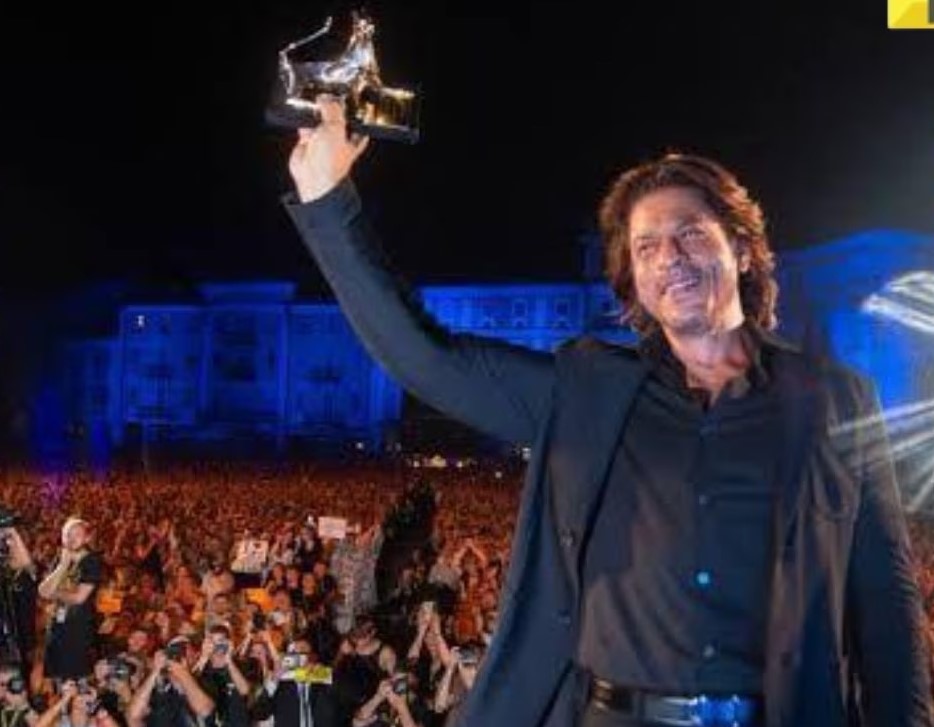 Watch: Shah Rukh Khan honoured with Pardo Alla Carriera Award in Switzerland