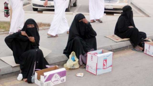 Pakistan blocks passports of 4000 beggars detained in Saudi Arabia