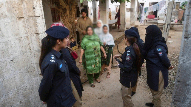 Karachi: Police arrest six women for using hypnosis to rob people